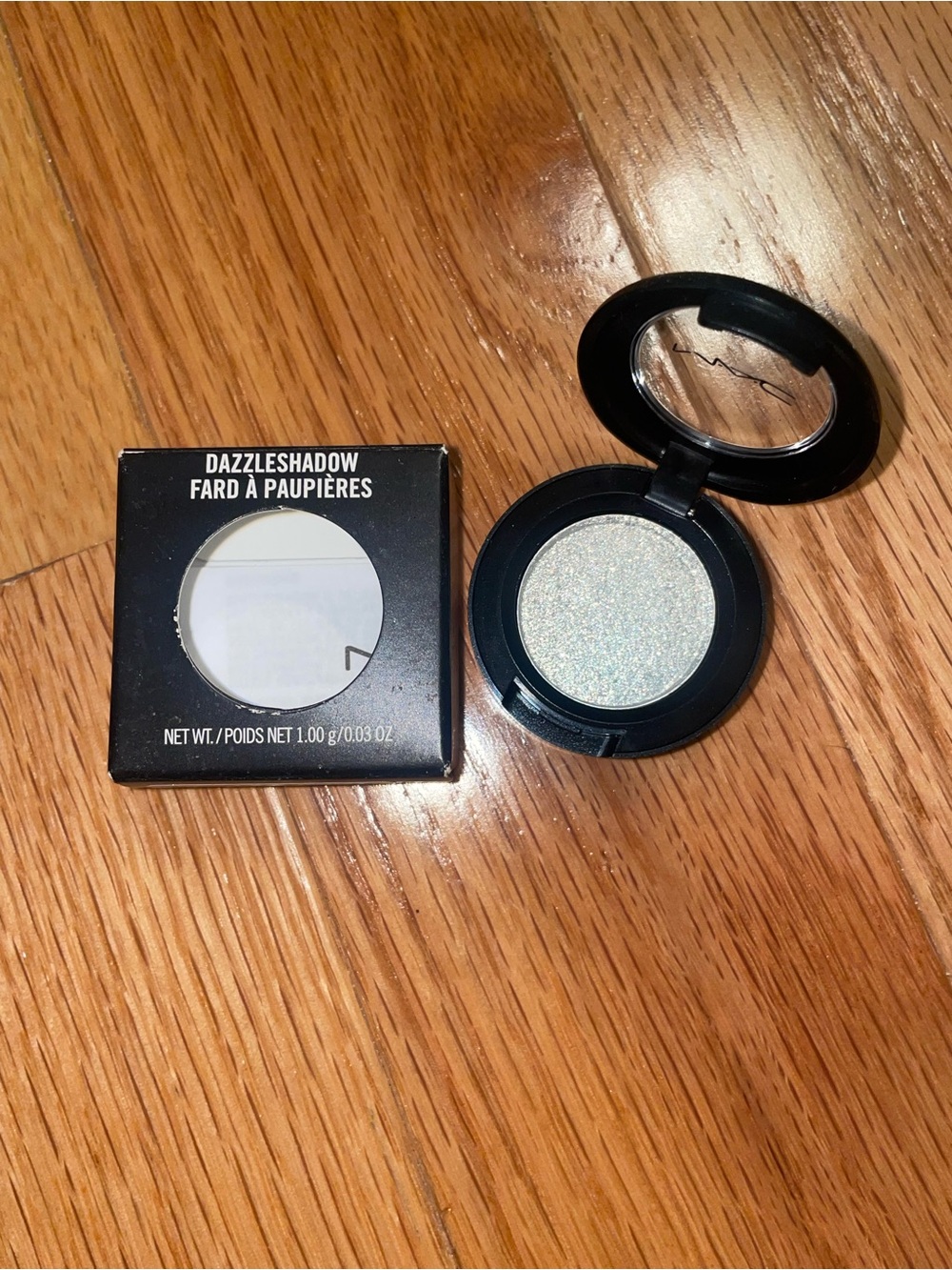 MAC Cosmetics Dazzleshadow Shimmer Eyeshadow - it’s about shine